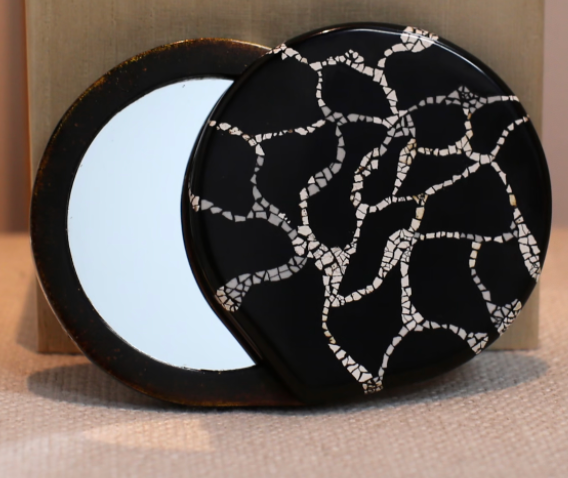 Advance-sale Eggshell Mosaic Urushi Lacquer Compact Mirror | Black & White Crackle Web | Handcrafted Lacquerware Pocket Mirror