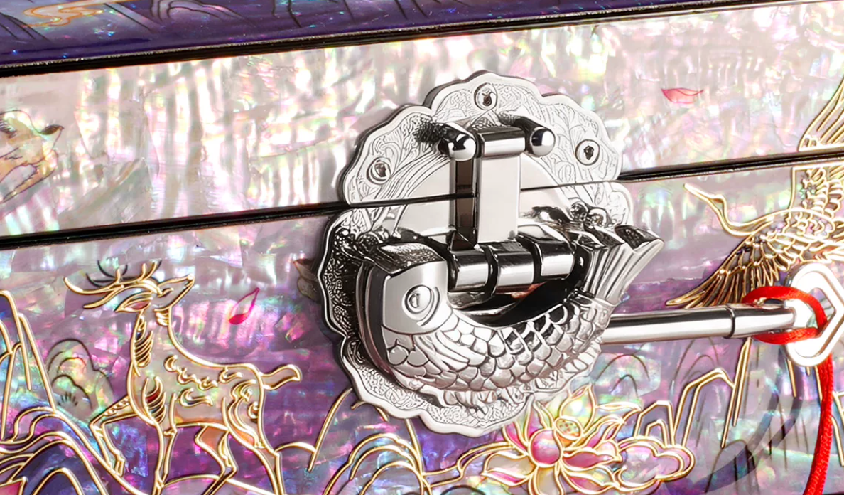 Mother of Pearl Lacquer Jewelry Box | Iridescent Chinese Deer Motif | Luxury Handcrafted Wedding Gift Storage Box