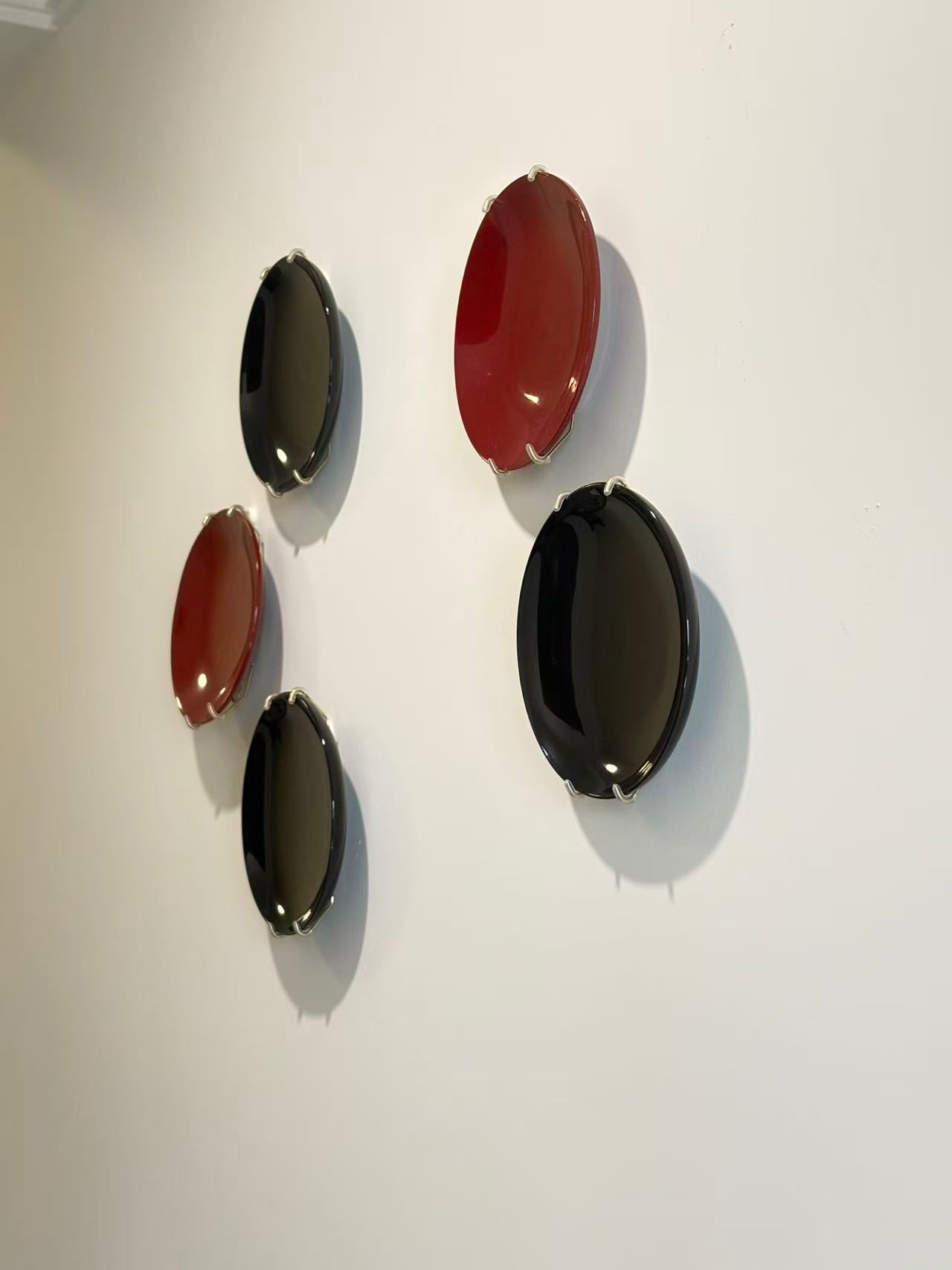 Handmade Urushi Lacquer Plate Wall Decor  Minimalist Red and Black Round Wall Art Set