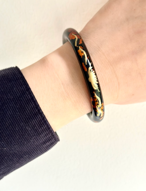Chrysanthemum Maki-e Lacquer Bangle | Black & Gold Hand-Painted Wooden | Handcrafted Urushi Lacquerware Bracelet