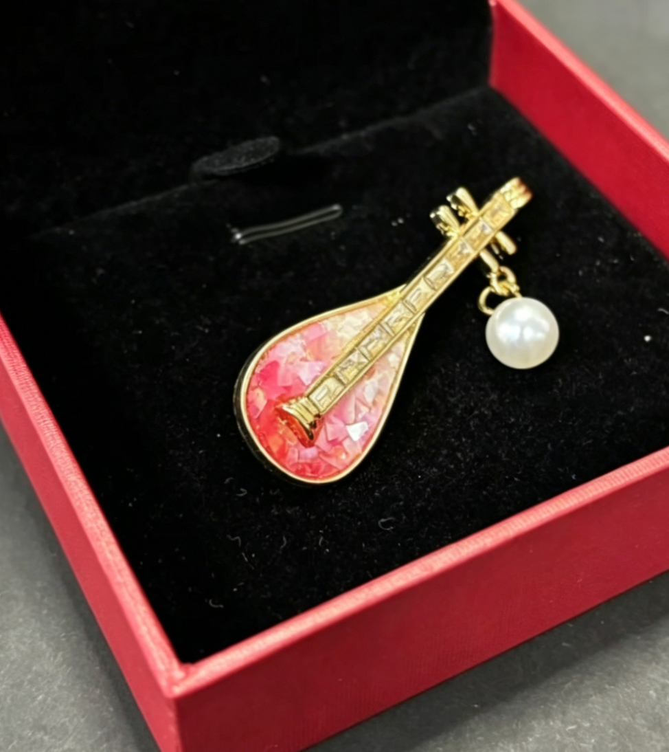 Pipa Lute Mother of Pearl & Pearl Brooch | Pink Iridescent Chinese Instrument | Handcrafted Lacquerware Music Pin