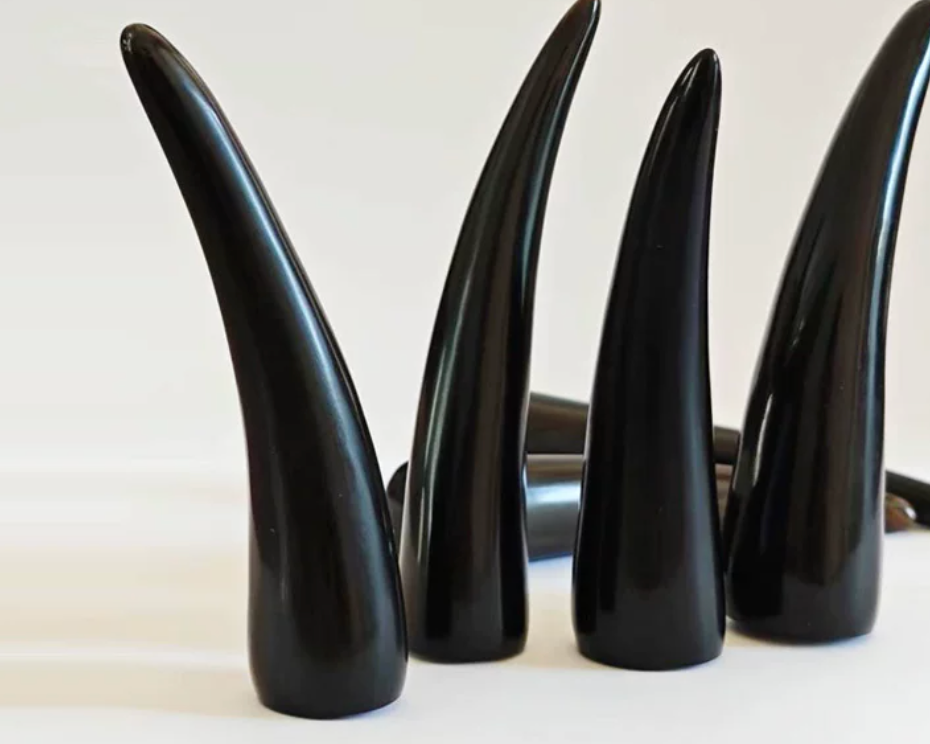 Natural Ox Horn Pestle for Urushi Lacquer Art — Traditional Pigment Grinding & Color Mixing Tool for Lacquerware, Painting, and Polishing