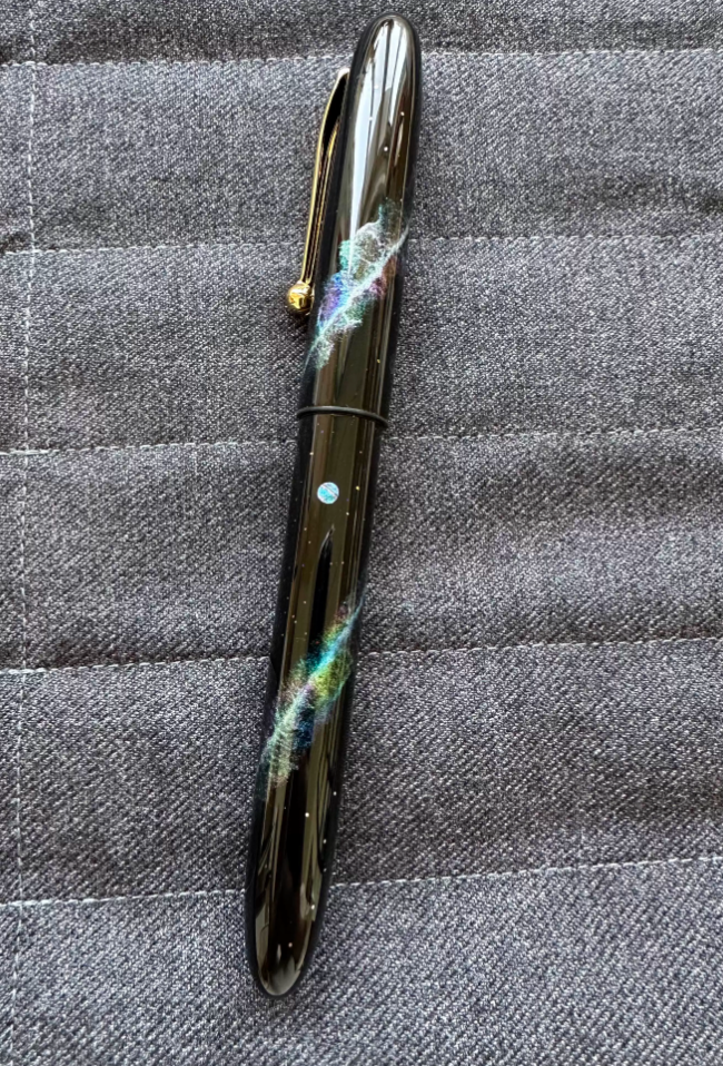 Nebula Pattern Hand-Painted Urushi Lacquer Fountain Pen（Items are handmade and ship within 15 to 30 days upon full payment.）
