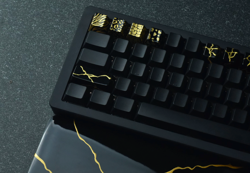 Advance -sale Kintsugi Artisan Keycap | Gold Crack Urushi Lacquer | Handcrafted Inspired Ceramic Keycap