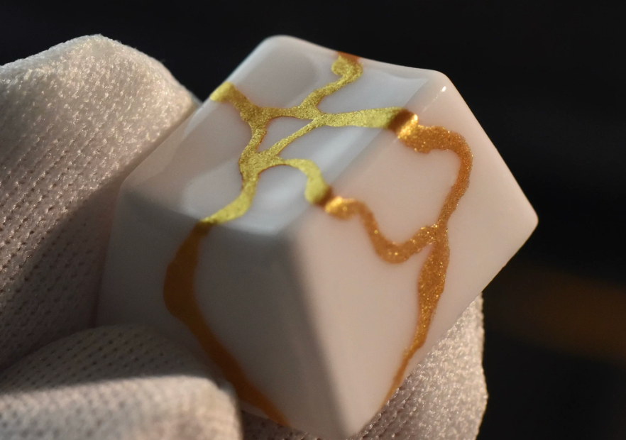 Advance -sale Kintsugi Artisan Keycap | Gold Crack Urushi Lacquer | Handcrafted Inspired Ceramic Keycap