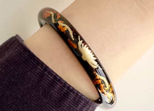 Chrysanthemum Maki-e Lacquer Bangle | Black & Gold Hand-Painted Wooden | Handcrafted Urushi Lacquerware Bracelet