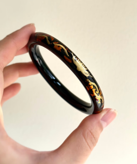 Chrysanthemum Maki-e Lacquer Bangle | Black & Gold Hand-Painted Wooden | Handcrafted Urushi Lacquerware Bracelet