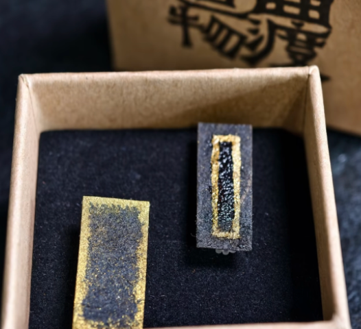 Asymmetric Rectangle Maki-e Lacquer Stud Earrings | Black & Gold Contrast Minimalist | Handcrafted Urushi Lacquerware Earrings